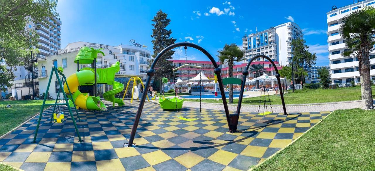 Flamingo Beach Hotel ساني بيتش المظهر الخارجي الصورة