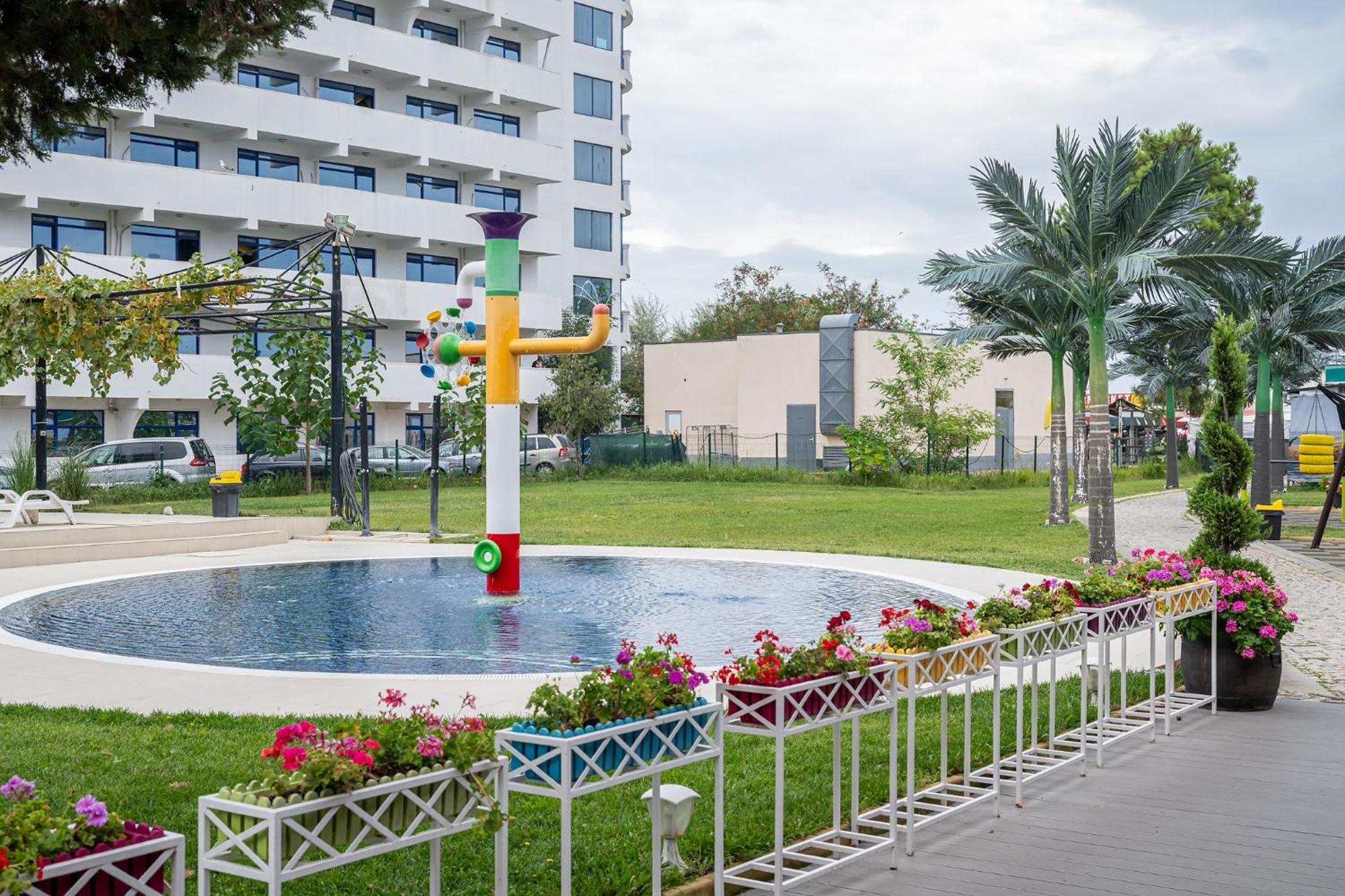 Flamingo Beach Hotel ساني بيتش المظهر الخارجي الصورة